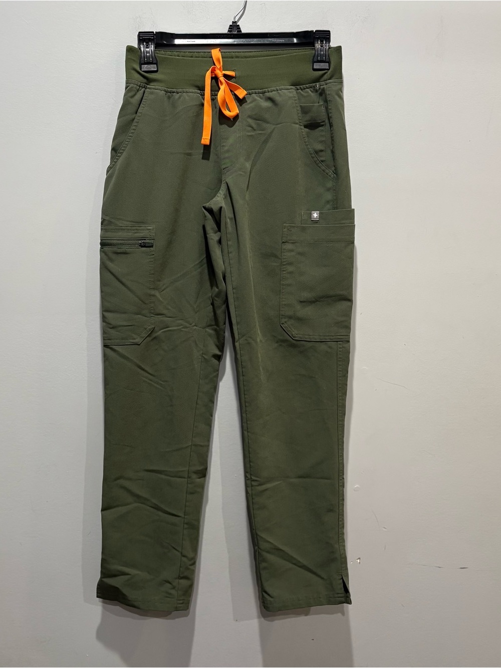 FIGS women's Olive Green Cargo Joggers with Orange Drawstring size XS